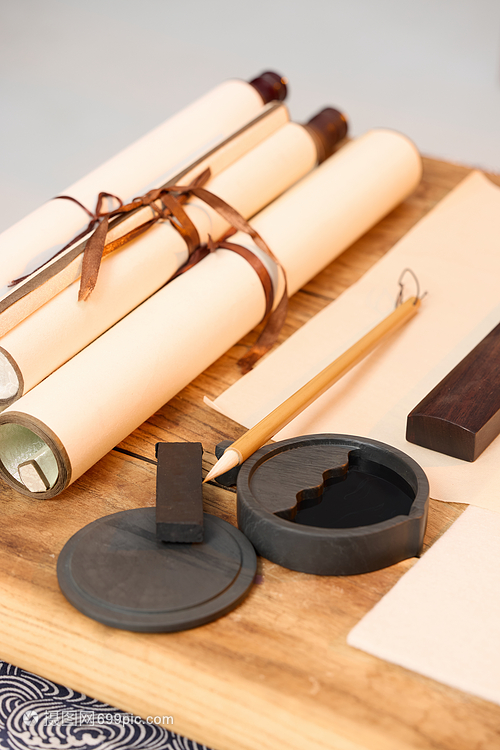 筆墨丹青與粉黛胭脂——書法用品與化妝品的藝術交融